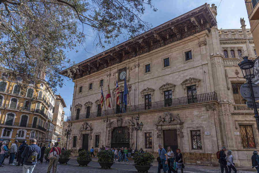 Mallorca - Palma 048 - Ayuntamiento.jpg
